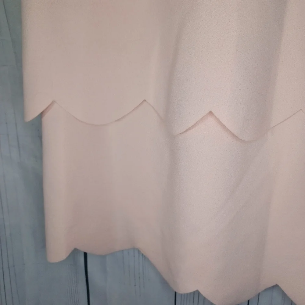 Vince Camuto Elegant Pink Scalloped short sleeve Dress - Picture 4 of 12